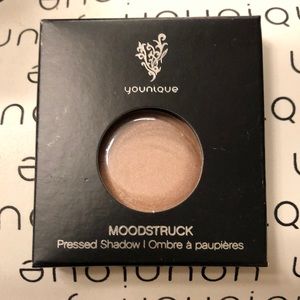 NITB Younique Moodstruck Pressed Shadow in the color Idealistic